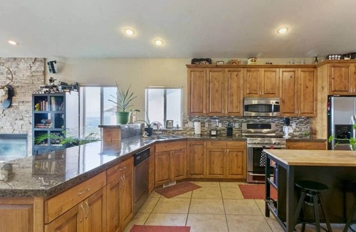 Draper House | Winter Mountain Getaway/5 * Views/Skiing/Hot Tub