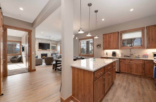 Fraser Apartment | Winter Park/Fraser Condo W/Hot Tub & Mountain View