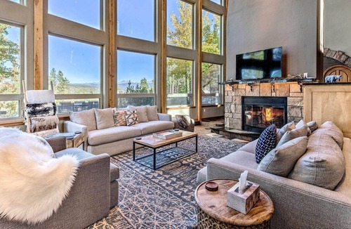 Granby House | Winter Park/Granby Chalet w/ Mtn View & Hot Tub!