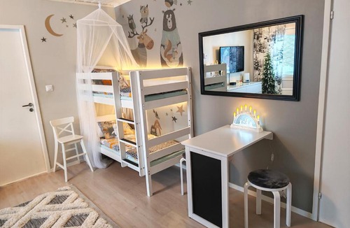 Rovaniemi House | Winter Woods Family Suite - with Traditional Wood-Fired Sauna