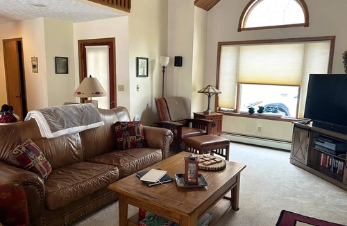 Old Timberline House | Wintercadence - 233 Ridge Road Wintercadence - Lake Privileges! Hot Tub! Open Concept Living!