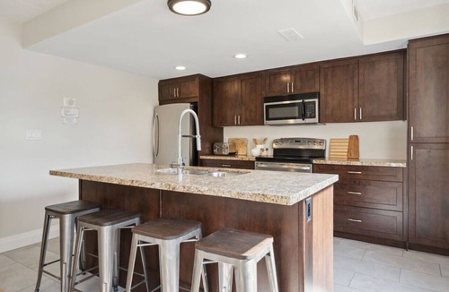 The Blue Mountains House | Wintergreen Spacious 2 Story Townhome Sauna 2‑Min Walk to Village