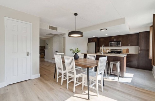 The Blue Mountains House | Wintergreen Spacious 2 Story Townhome Sauna 2‑Min Walk to Village