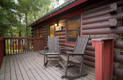 Wisconsin Dells Cabin | Wisconsin Dells | Pool & Waterpark Access | 2BR Cabin