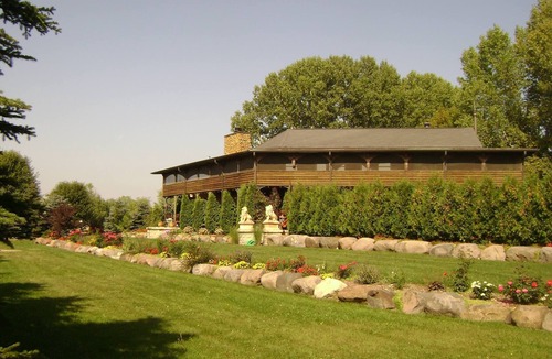 Montello Cabin | Wisconsin waterfront rental pet friendly w/hot tub and lakefront cabin rental