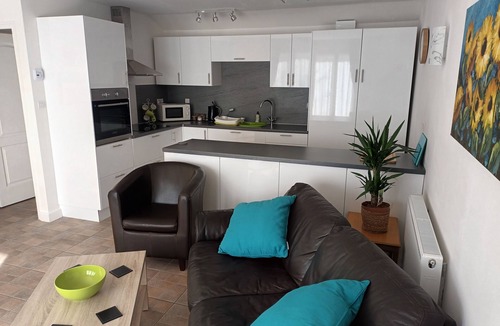Adriers Cottage | Wisdom Gites - Lime Tree View cottage with pool, WiFi, garden and parking