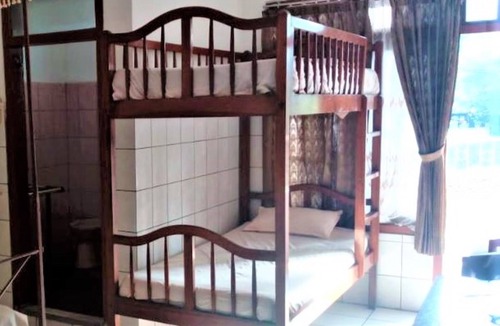 Pacet Hotel | Wisma & Kantin Amanda