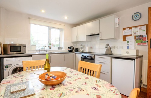 King's Lynn Cottage | WISTERIA COTTAGE, pet friendly, character holiday cottage in Gayton
