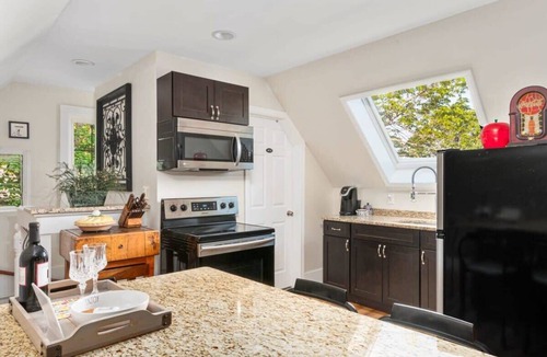 Beverly Condo | *Witch Dungeon 5Br House|Salem+Beverly|Sleeps 10
