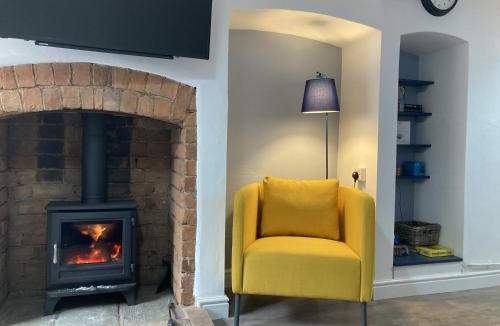 Pershore House | Witcroft Cottage