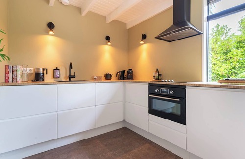 Gasselte House | With a spacious garden and lots of privacy, it is great to relax. Enjoyable together or with children, anything goes.
