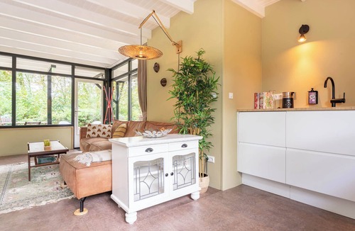 Gasselte House | With a spacious garden and lots of privacy, it is great to relax. Enjoyable together or with children, anything goes.