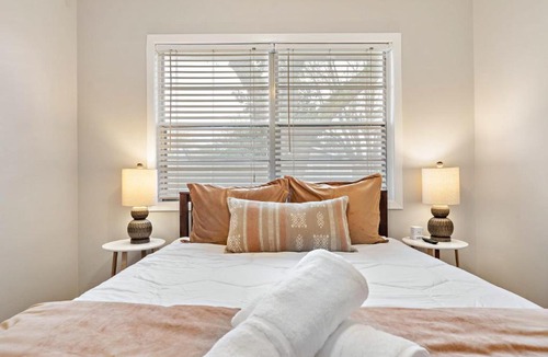 Deer Park House | with Arcade and Covered Patio Sleep 9 in this 4 Bedroom 2 Bath Home 5 star host Deer Park TX