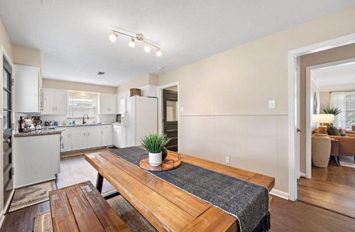 Deer Park House | with Arcade and Covered Patio Sleep 9 in this 4 Bedroom 2 Bath Home 5 star host Deer Park TX