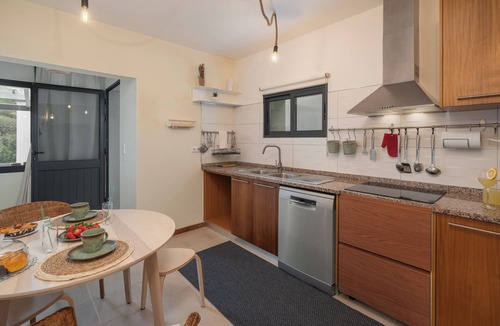 Calheta House | With pool in Calheta - Villa Island Roots