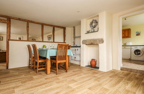 Helford Passage Cottage | WITHAN FARM WING, family friendly, with open fire in Manaccan