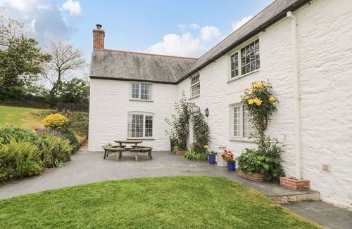 Helford Passage Cottage | WITHAN FARM WING, family friendly, with open fire in Manaccan