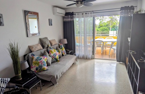 La Herradura Apartment | Within walking distance of the beautiful horse shoe bay of La Herradura