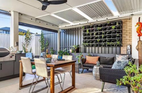 Port Noarlunga House | Witton Breeze - Modern Seaside Stay by Jetty & Cafés