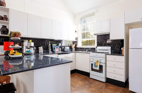Tea Gardens Cottage | Witt’s Oasis | Two traditional Tea Gardens cottages