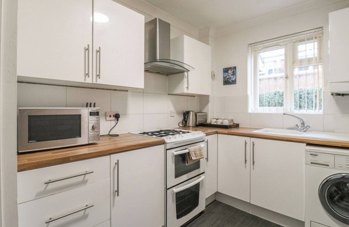 Leavesden Cottage | Wizard's Hideaway