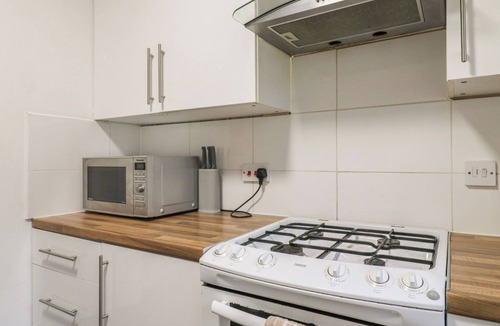 Leavesden Cottage | Wizard's Hideaway