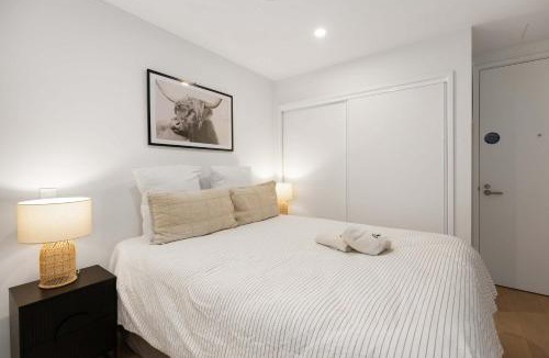Te Aro Apartment | WLG CBD 1BR - Luxe Hyde Lane Stay with Amenities