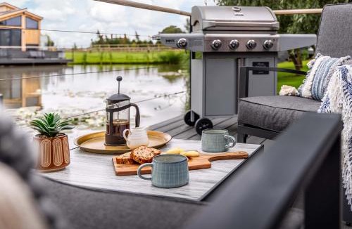 Frampton Resort | Woad Mill Lakeside Lodges