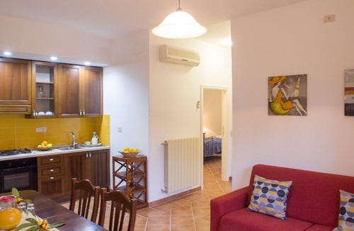 Palinuro Apartment | Wohnung in Centola mit gemeinsamem Pool, Terrasse und Grill by Interhome