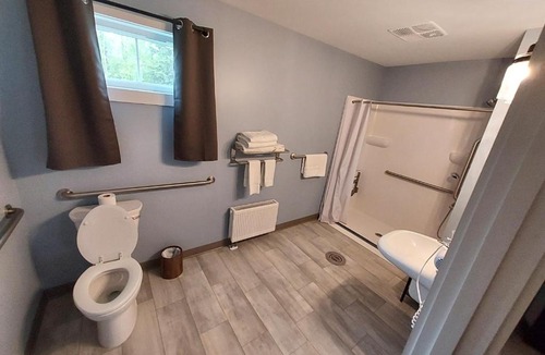 Waterville Hotel | Wolastoq Inn And Suites