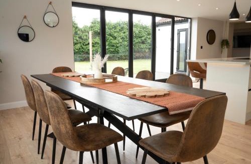 Potter Brompton House | Wold View