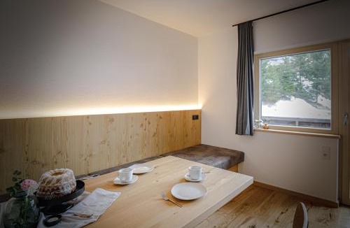 Vals Apartment | WOLF Apartments - Panorama Mountain Retreat in Tirol