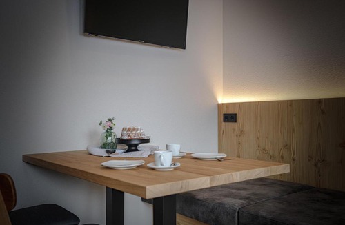 Vals Apartment | WOLF Apartments - Panorama Mountain Retreat in Tirol