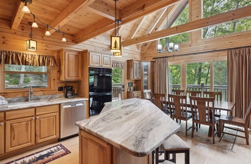 Gatlinburg - Pigeon Forge Cabin | Wolf Den 4 Bedroom Cabin by RedAwning