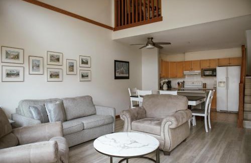 Canmore Apartment | Wolf Mountain Escape