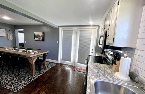 Albany House | Wolf River Getaway-close to dock