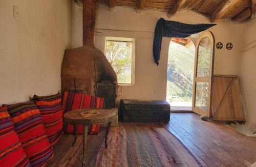 Pisac Hostel | Wolf Totem Lux Backpacker Villa