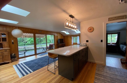 Wolfeboro House | Wolfeboro: lakehouse & separate guest house on Lake Winnipesaukee. Sleeps 8
