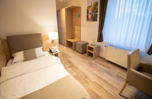 Fallersleben Hotel | Wolfsburg Fallersleben Hotel by Belvilla