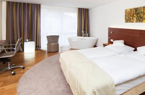 Wolfsburg Hotel | Wolfsburg Sandkamp Hotel by Belvilla
