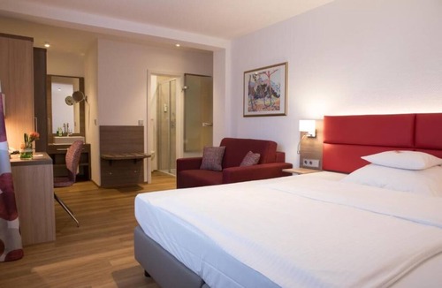 Wolfsburg Hotel | Wolfsburg Sandkamp Hotel by Belvilla
