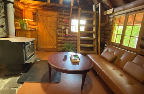 Isabella House | Wolverine Cabin - Wonderful Rustic Retreat
