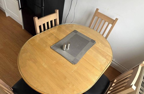 Wolverhampton House | Wolves Retreat Sleeps 7 with Garden Parking