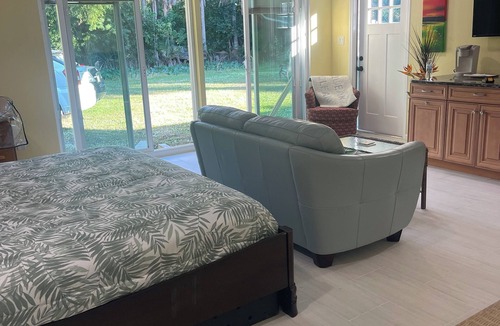 Cypress Lake Hotel | Wonderful 1-bedroom room with AC in vibrant Fort Myers