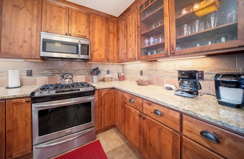 Fraser Condo | Wonderful 3 bed, Pet Friendly, mountain views, private deck