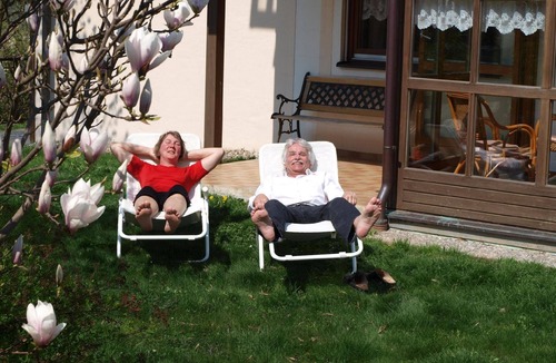 Hartkirchen Apartment | Wonderful holiday flat with barbecue and garden