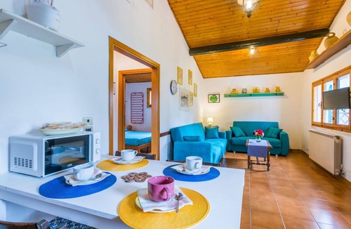 Vada House | Wonderful private villa for 4 people with WIFI, A/C, TV, patio and pets allowed