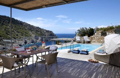Frourion Villa | Wonderful Kefalonia Villa | Villa Lenalee | 2 Bedrooms | Seafront