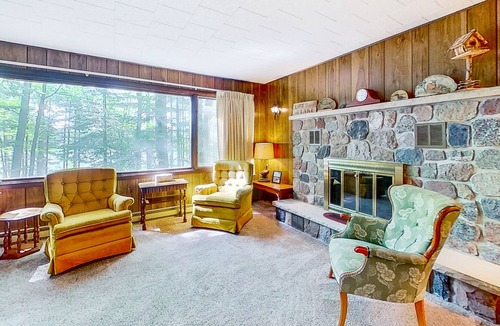Hazelhurst House | Wonderful lakefront home with WiFi, private washer and dryer, fireplace, decks