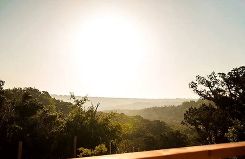 Dripping Springs Cottage | Wonderful Open-Plan Cottage for a Fantastic Family Retreat to Texas Hill Country near Dripping Springs, Texas